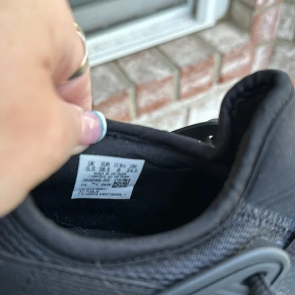 Puma Black pull on Tennis shoes sz 8 US 368066-03 - Picture 5 of 7